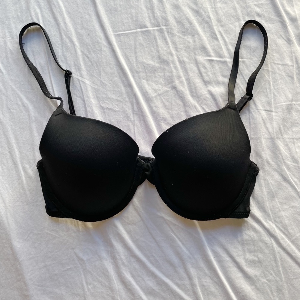 🚫SOLD🚫VS PINK wear everywhere t-shirt bra